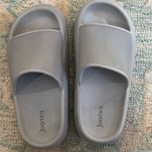 Joomra Pillow Light Gray Slide Sandals 9-10 39-40 COMFORTABLE EUC